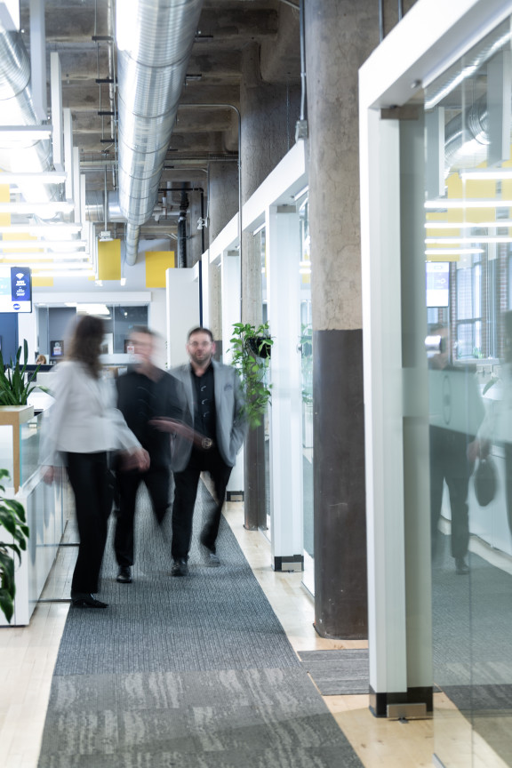 Bureau-QMD Travail-mouvement